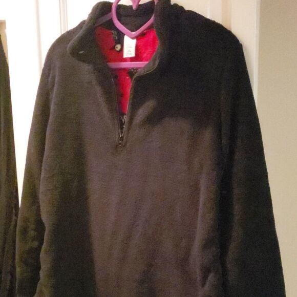 WARM fuzzy Sweatshirt w/ Red Penguin Inside Accent‎ - Picture 2 of 11